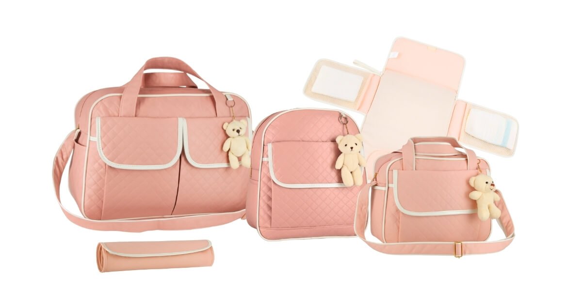 Imagem do kit moldes de bolsa maternidade com os 4 modelos: bolsa, mochila, frasqueira e trocador